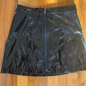 guess mini skirt with zipper front